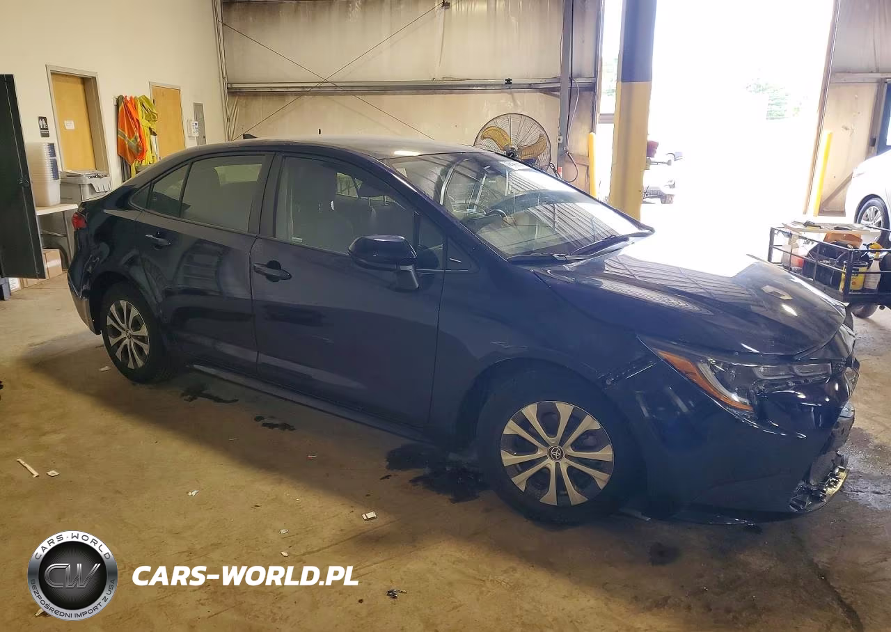 2022 Toyota Corolla Le VIN:JTDEAMDE1NJ045823 - 4