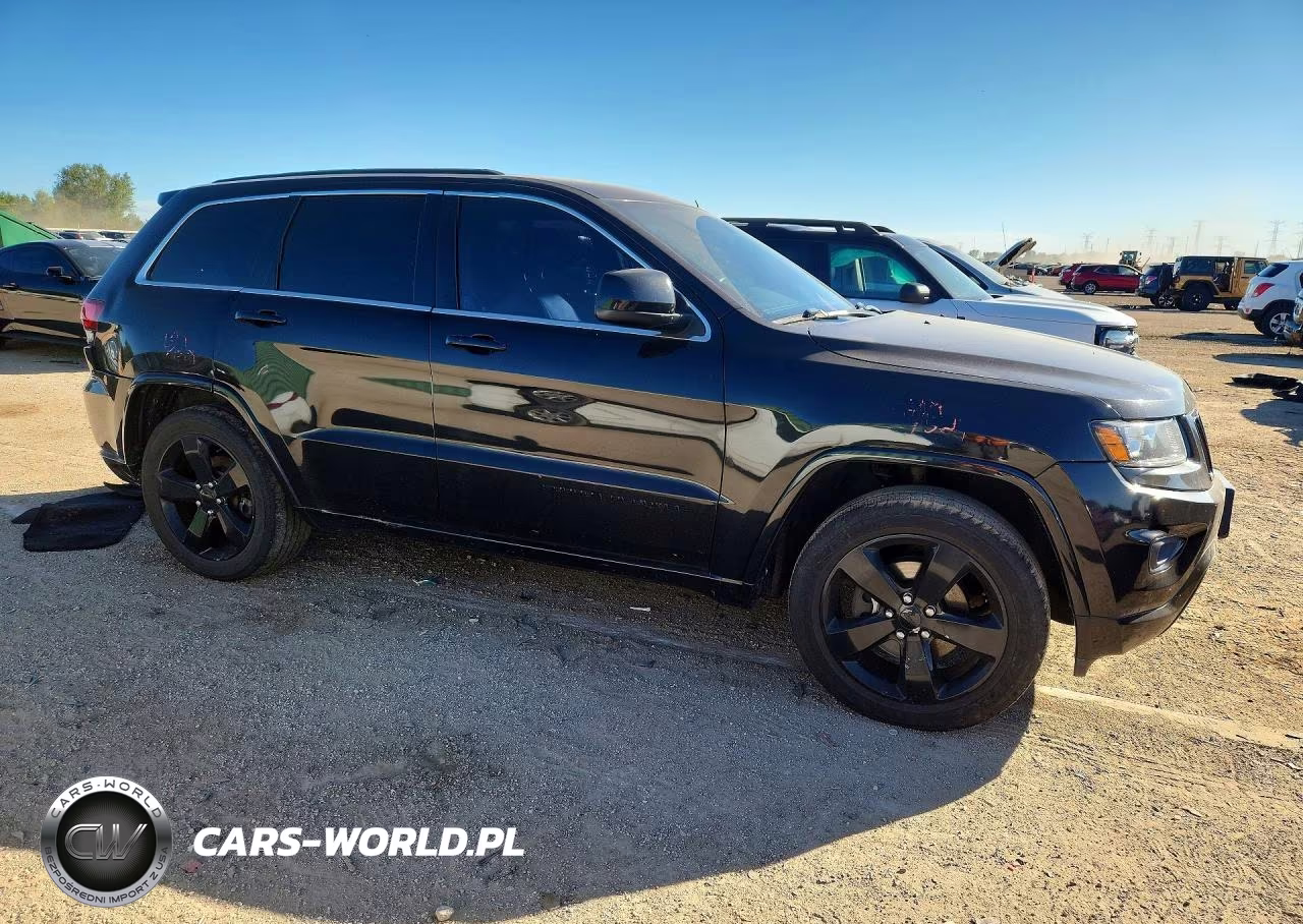2015 Jeep Grand Cherokee Laredo VIN:1C4RJFAG2FC893377 - 4