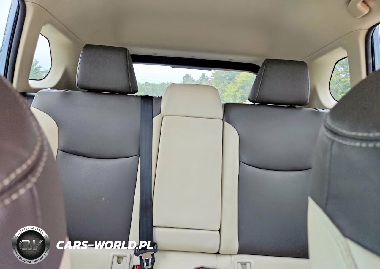 2024 Toyota Corolla Cross Xle VIN:7MUDAABGXRV080809 - 10