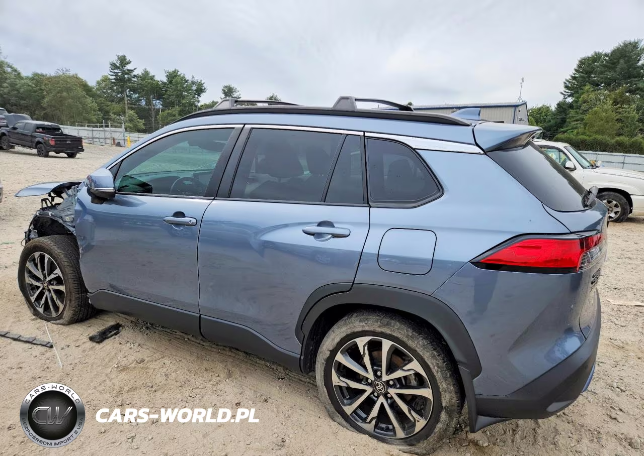 2024 Toyota Corolla Cross Xle VIN:7MUDAABGXRV080809 - 2
