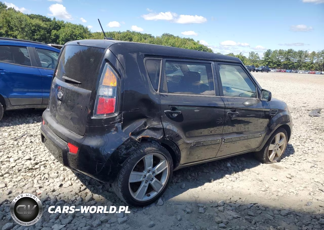 2011 Kia Soul + VIN:KNDJT2A27B7247047 - 3