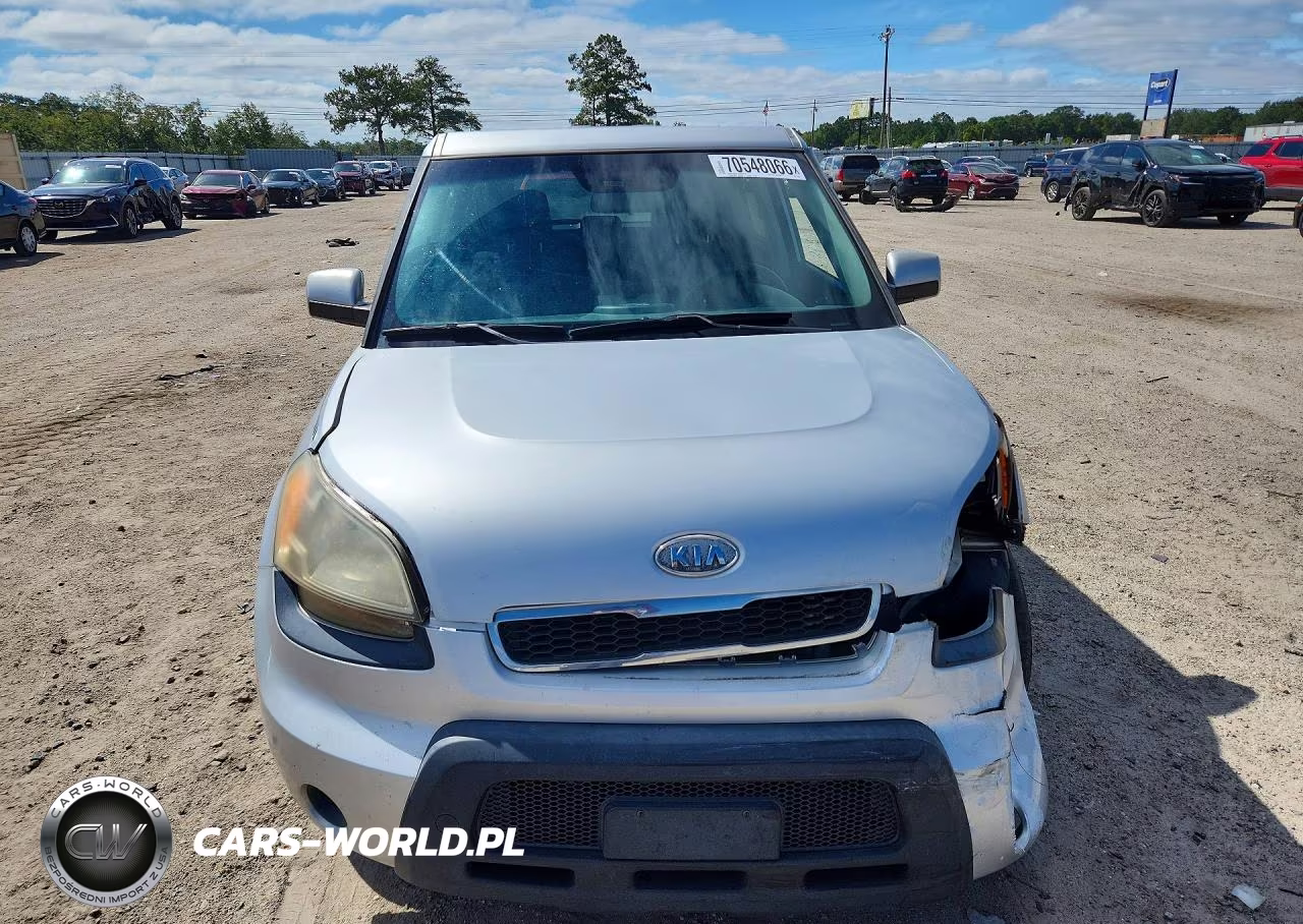 2011 Kia Soul + VIN:KNDJT2A20B7716236 - 5