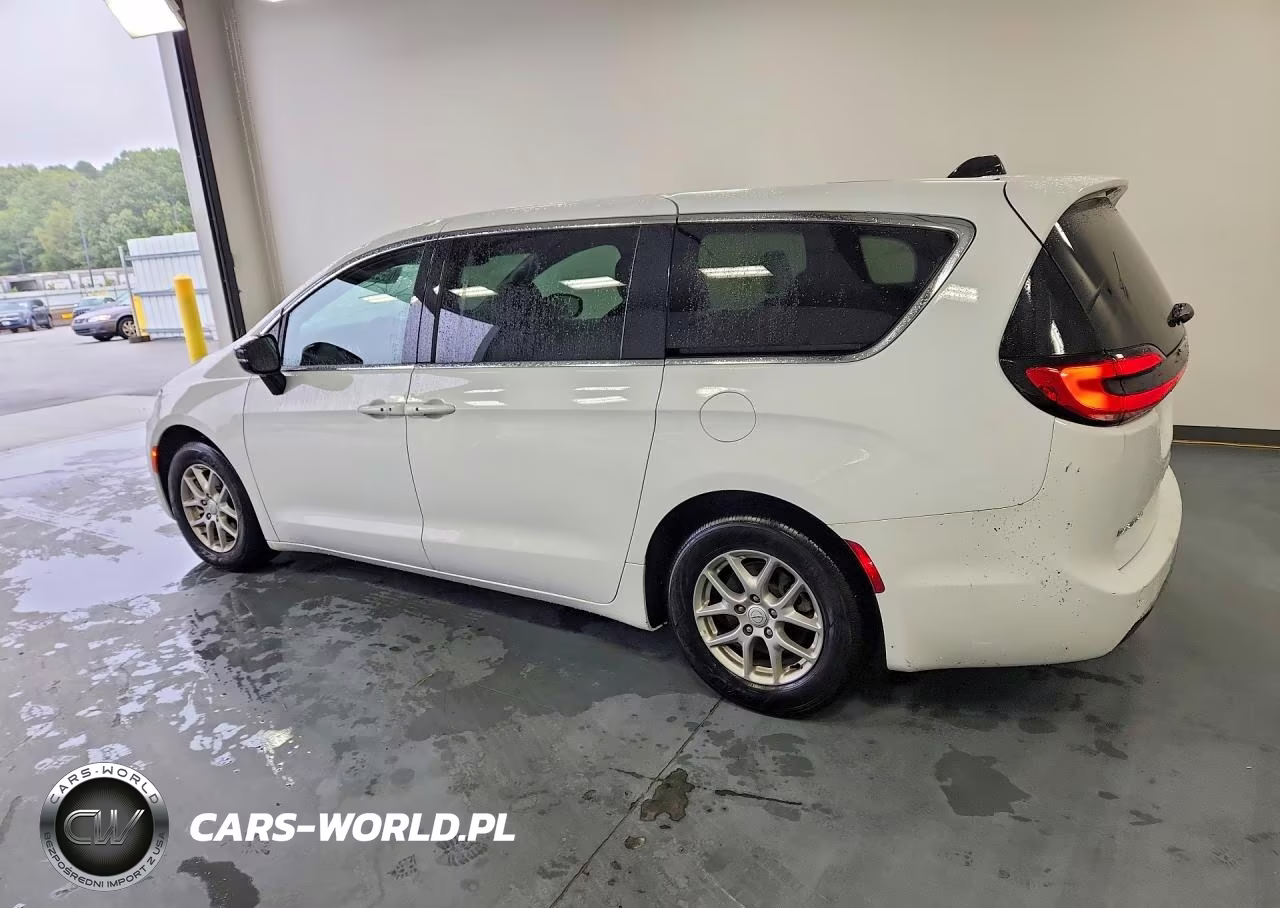 2026 Chrysler Pacifica Select VIN:2C4RC1BG5TR174882 - 2