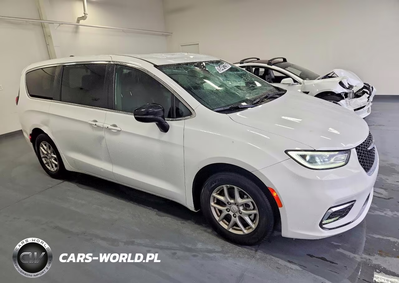 2026 Chrysler Pacifica Select VIN:2C4RC1BG5TR174882 - 4