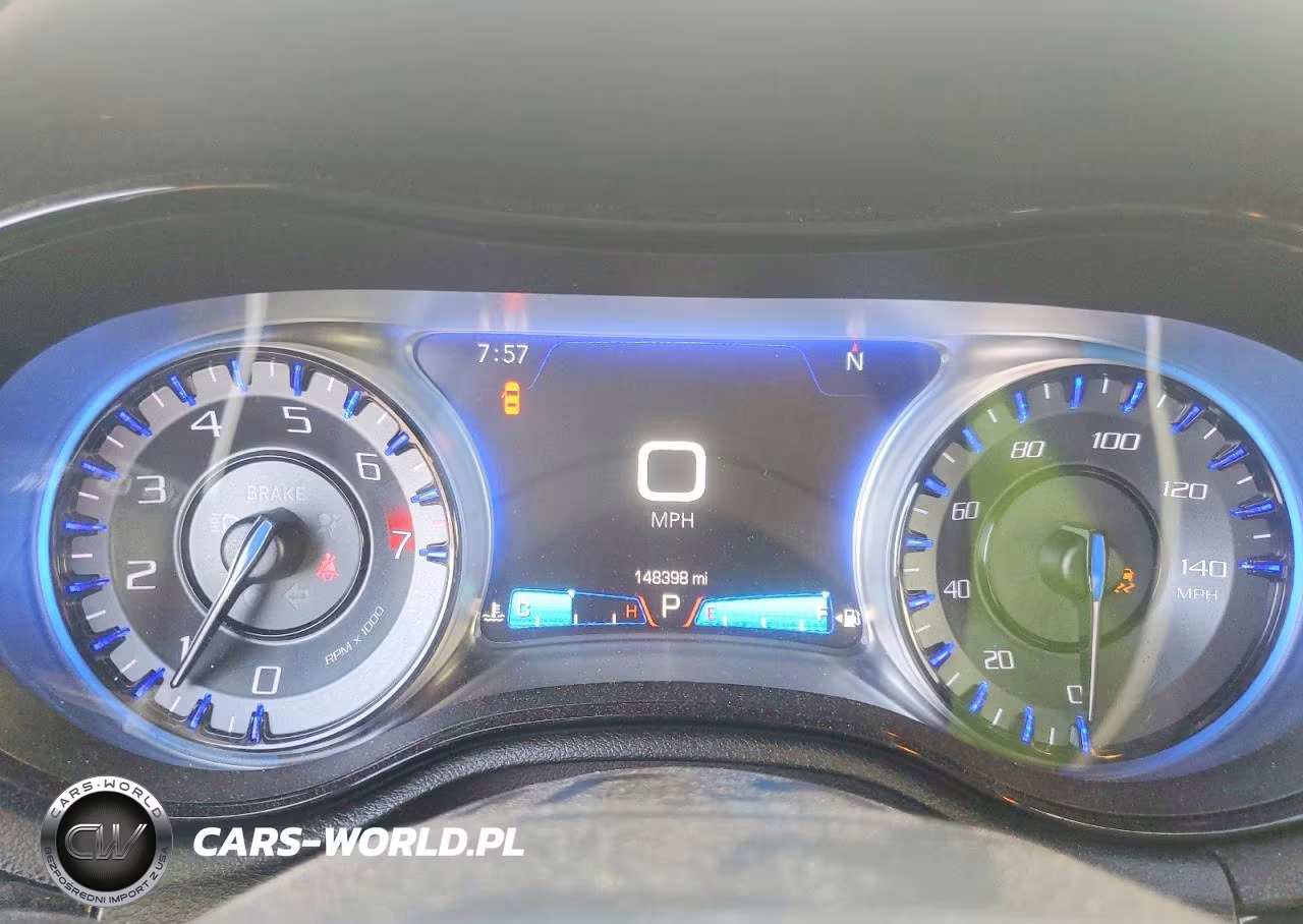2017 Chrysler 300 S VIN:2C3CCAGG9HH637591 - 9