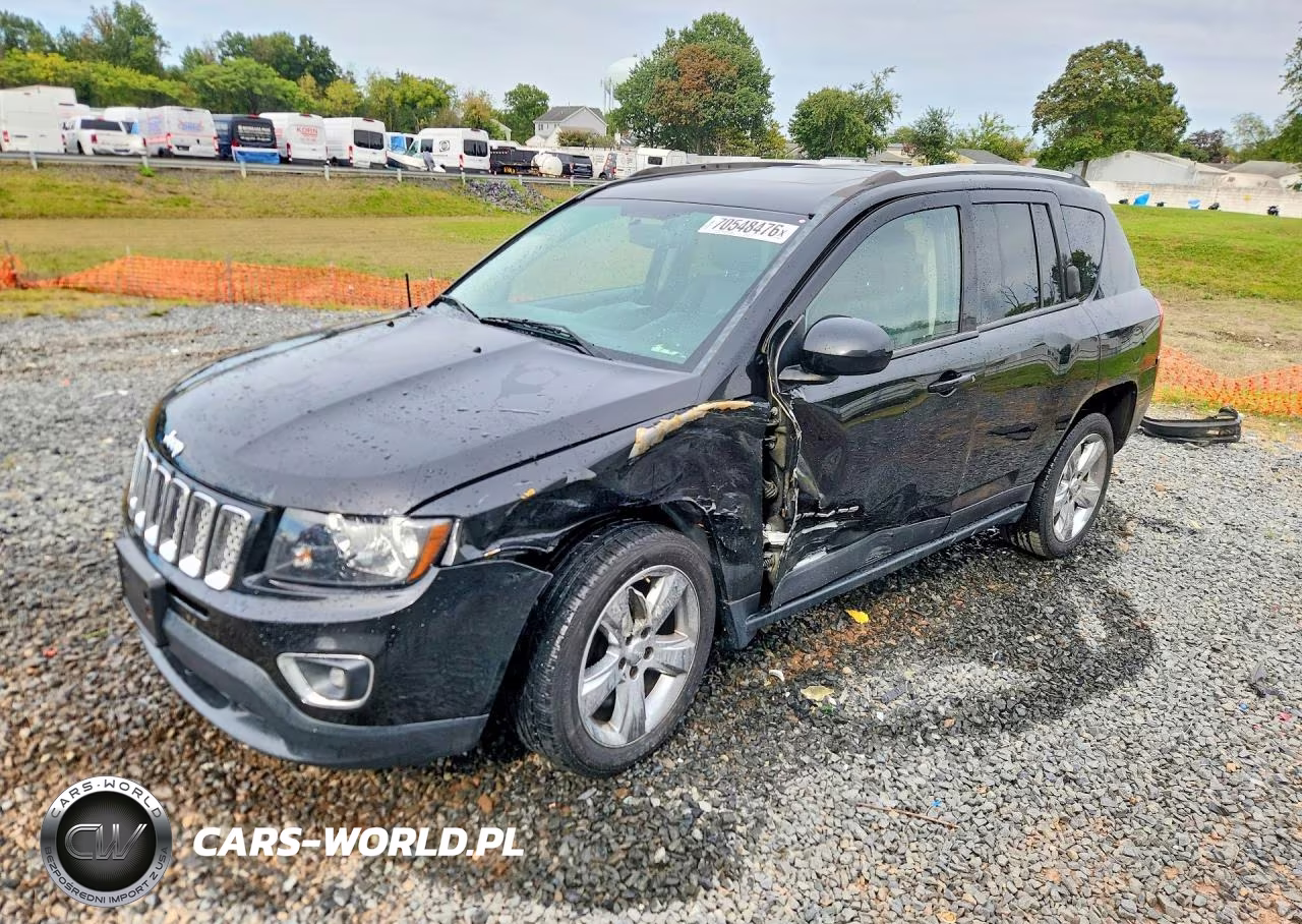 2015 Jeep Compass Latitude VIN:1C4NJDEB0FD370869 - 1