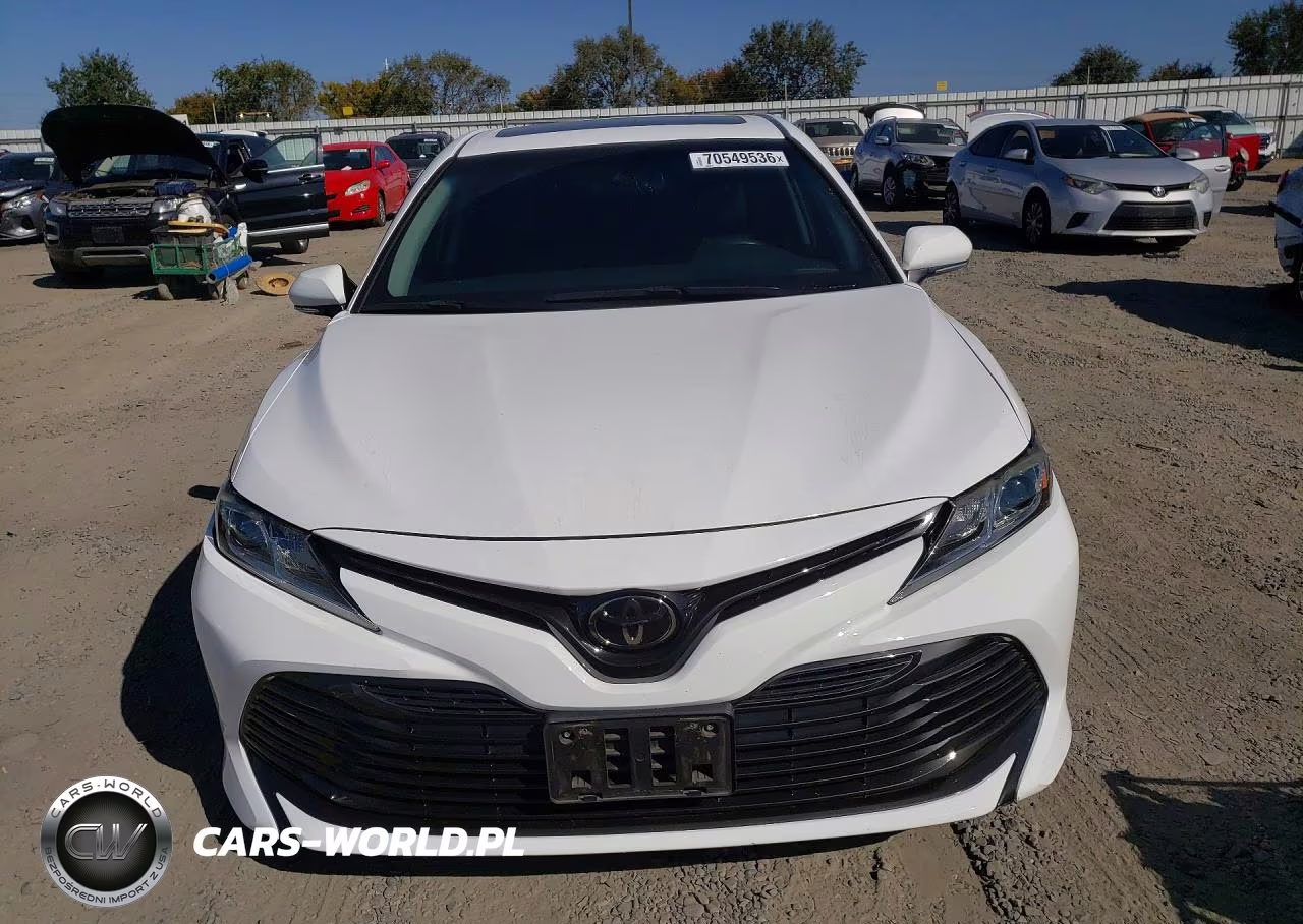 2018 Toyota Camry Le VIN:4T1B11HK2JU501317 - 5