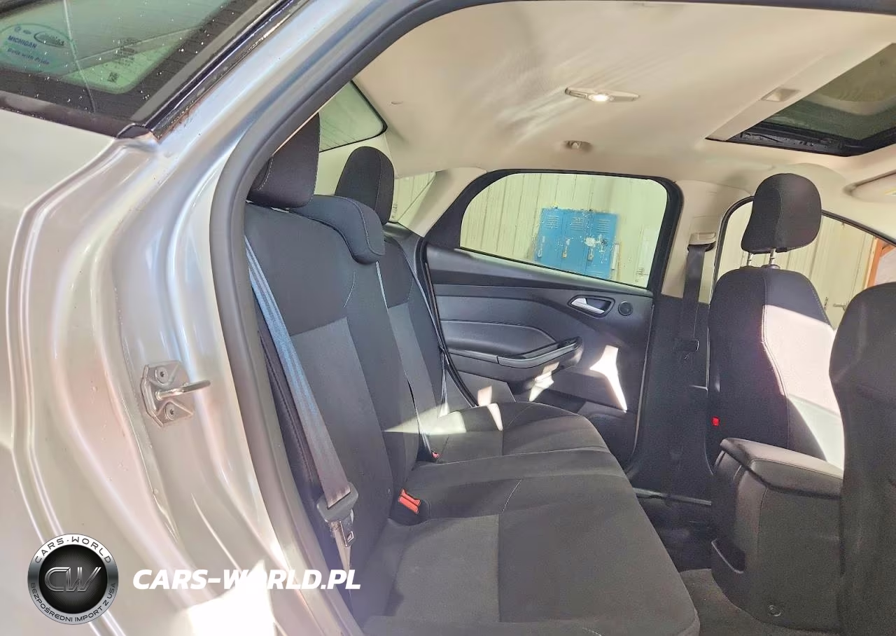 2018 Ford Focus Sel VIN:1FADP3H25JL200592 - 10