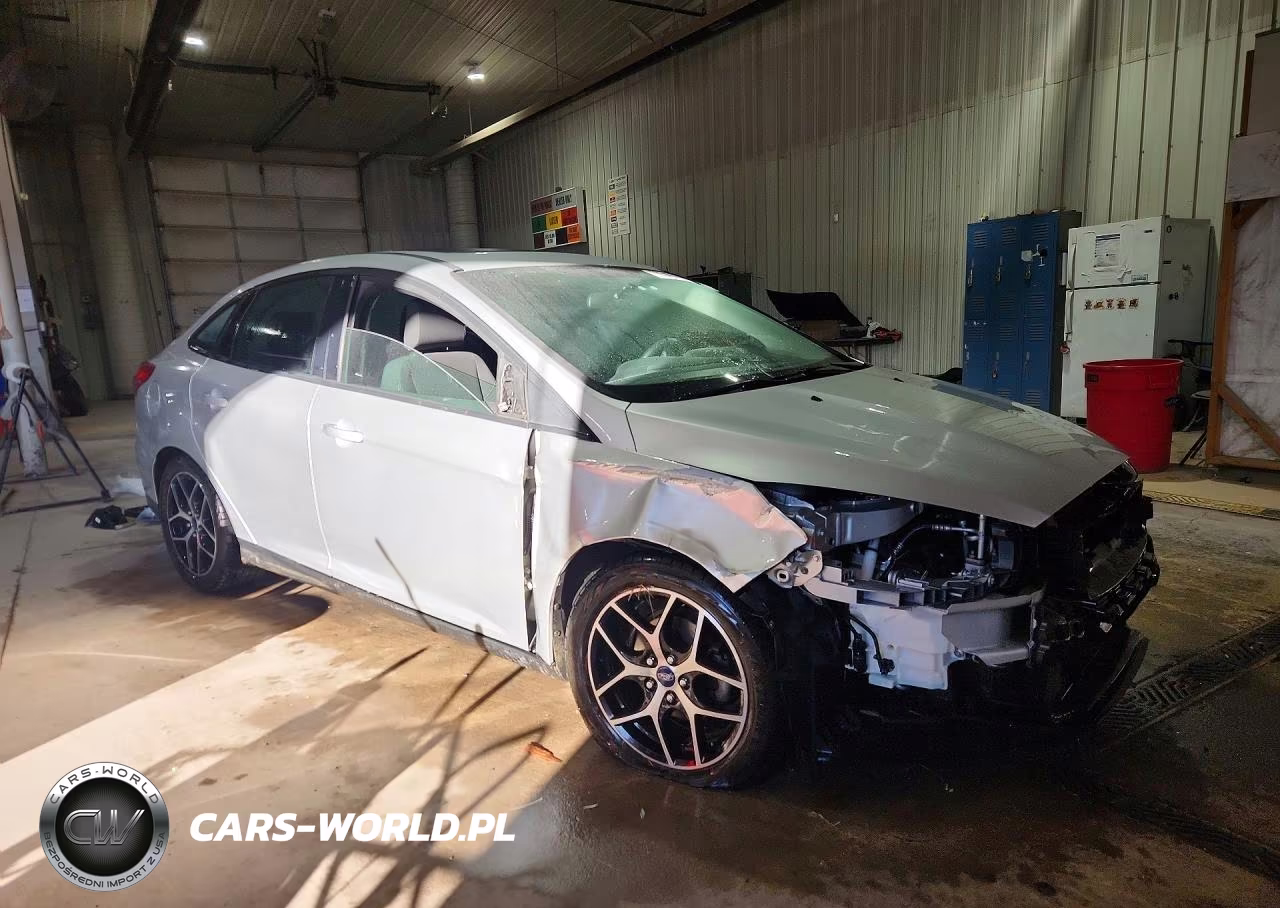 2018 Ford Focus Sel VIN:1FADP3H25JL200592 - 4