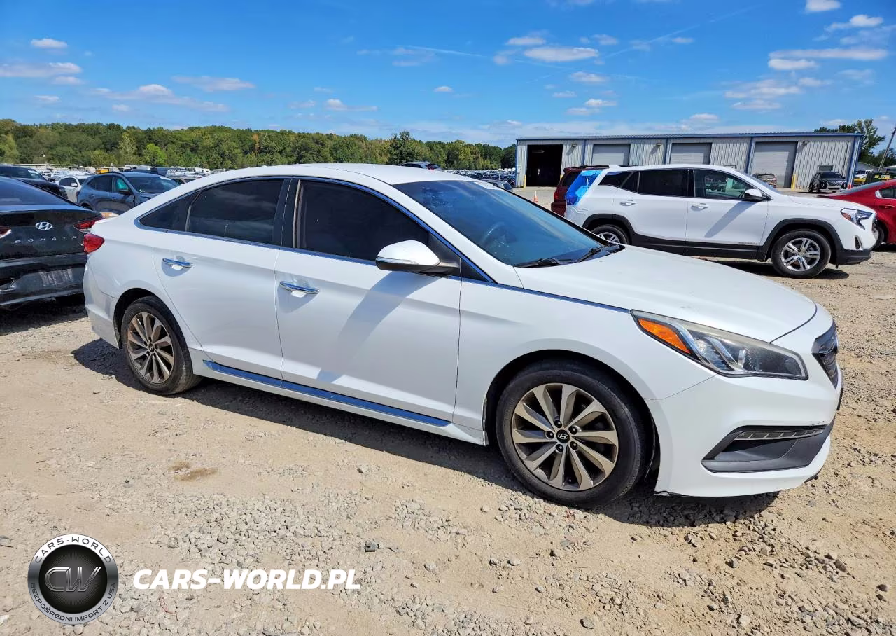 2015 Hyundai Sonata Sport VIN:5NPE34AF5FH054316 - 4