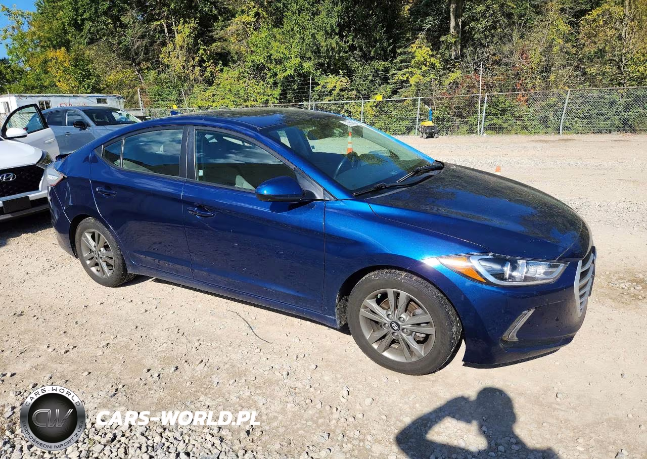 2018 Hyundai Elantra Value Edition VIN:5NPD84LF6JH377082 - 4