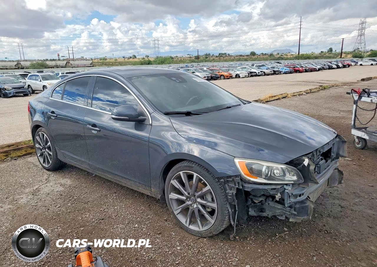 2015 Volvo S60 Platinum VIN:YV126MFM4F1340435 - 4