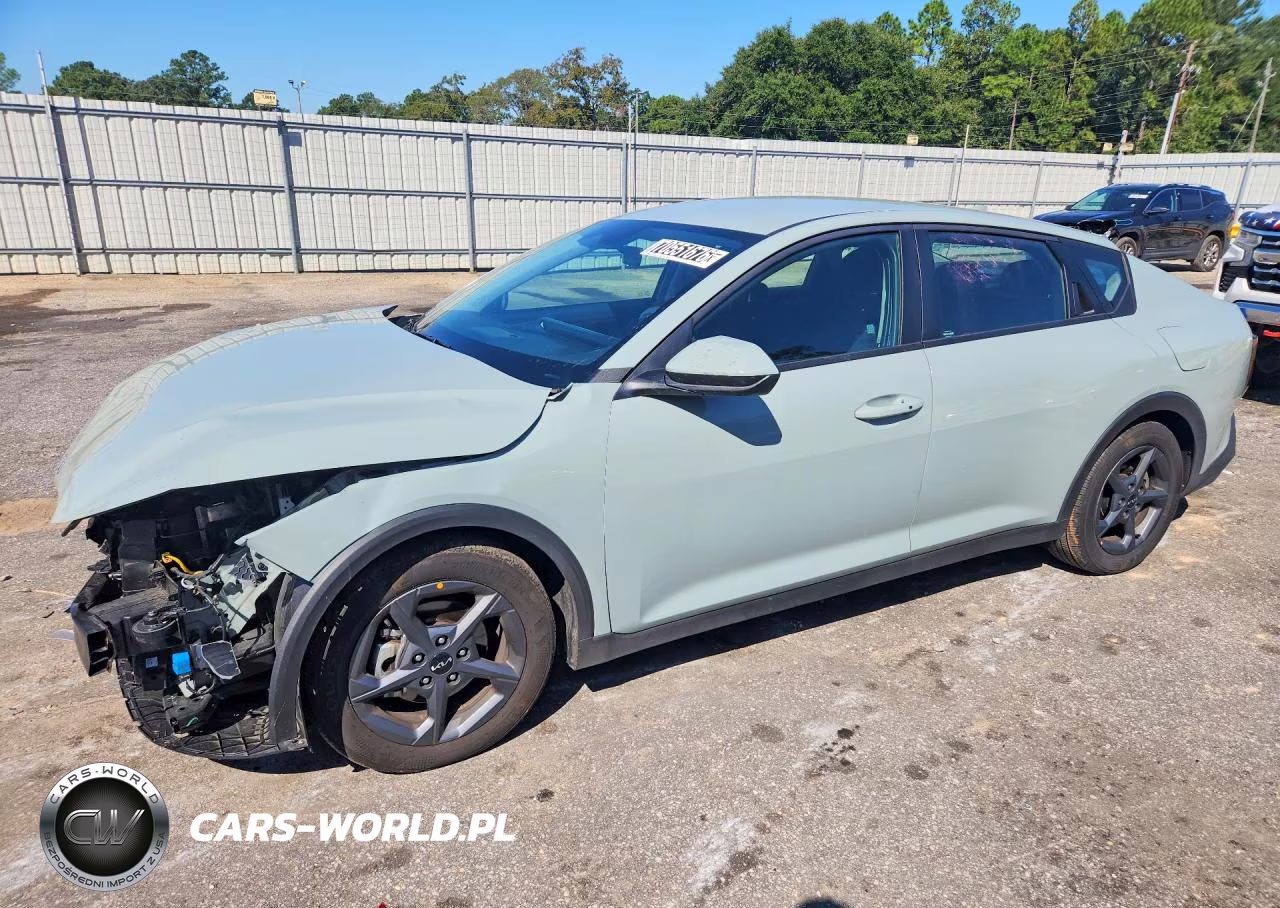 2026 Kia K4 Lxs VIN:3KPFT4DE1TE254942 - 1