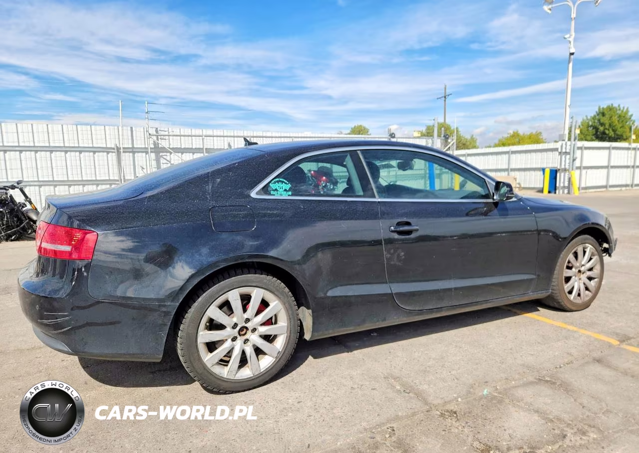 2011 Audi A5 Premium Plus VIN:WAULFAFRXBA009970 - 3