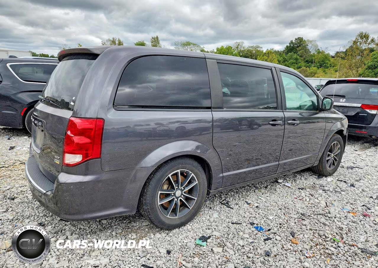 2018 Dodge Grand Caravan Gt VIN:2C4RDGEG1JR145873 - 3