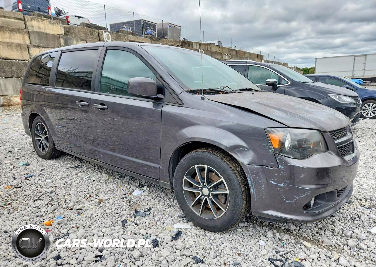 2018 Dodge Grand Caravan Gt VIN:2C4RDGEG1JR145873 - 4