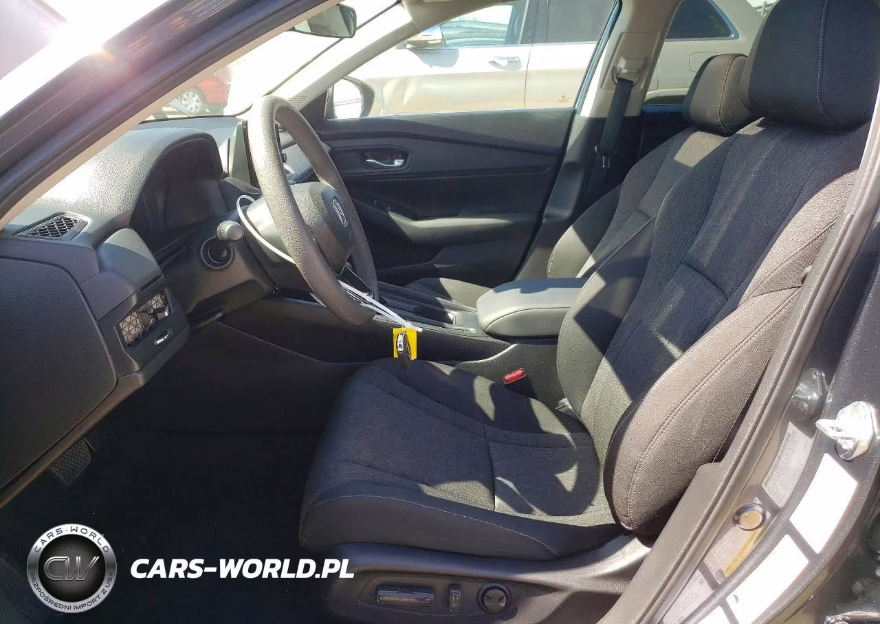 2025 Honda Accord Se VIN:1HGCY1F4XSA070108 - 7