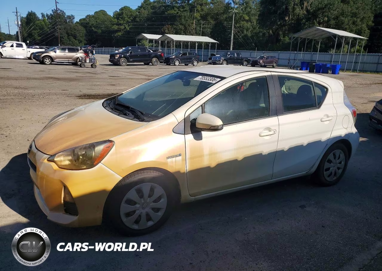2013 Toyota Prius C One VIN:JTDKDTB31D1540382 - 1