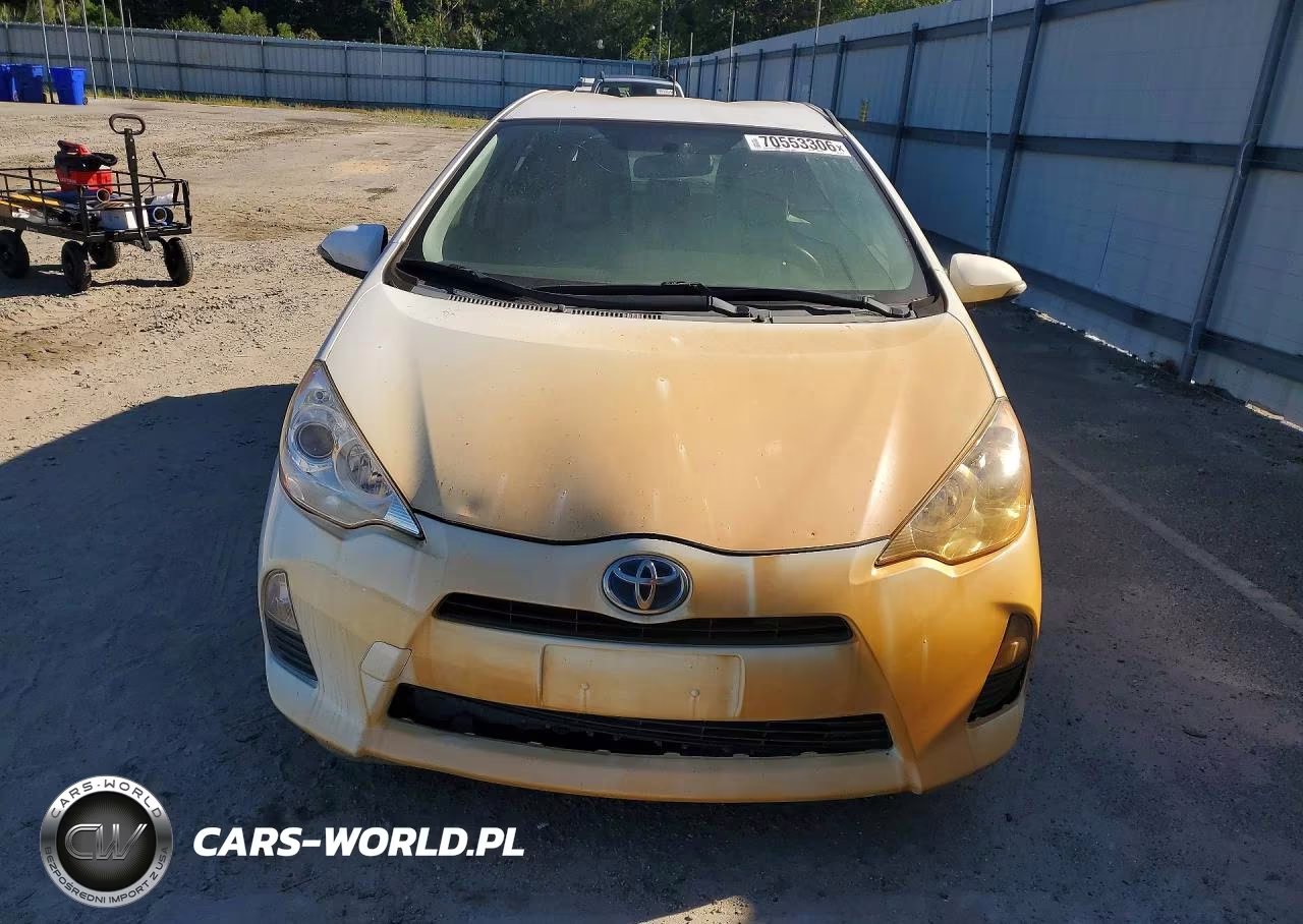 2013 Toyota Prius C One VIN:JTDKDTB31D1540382 - 5
