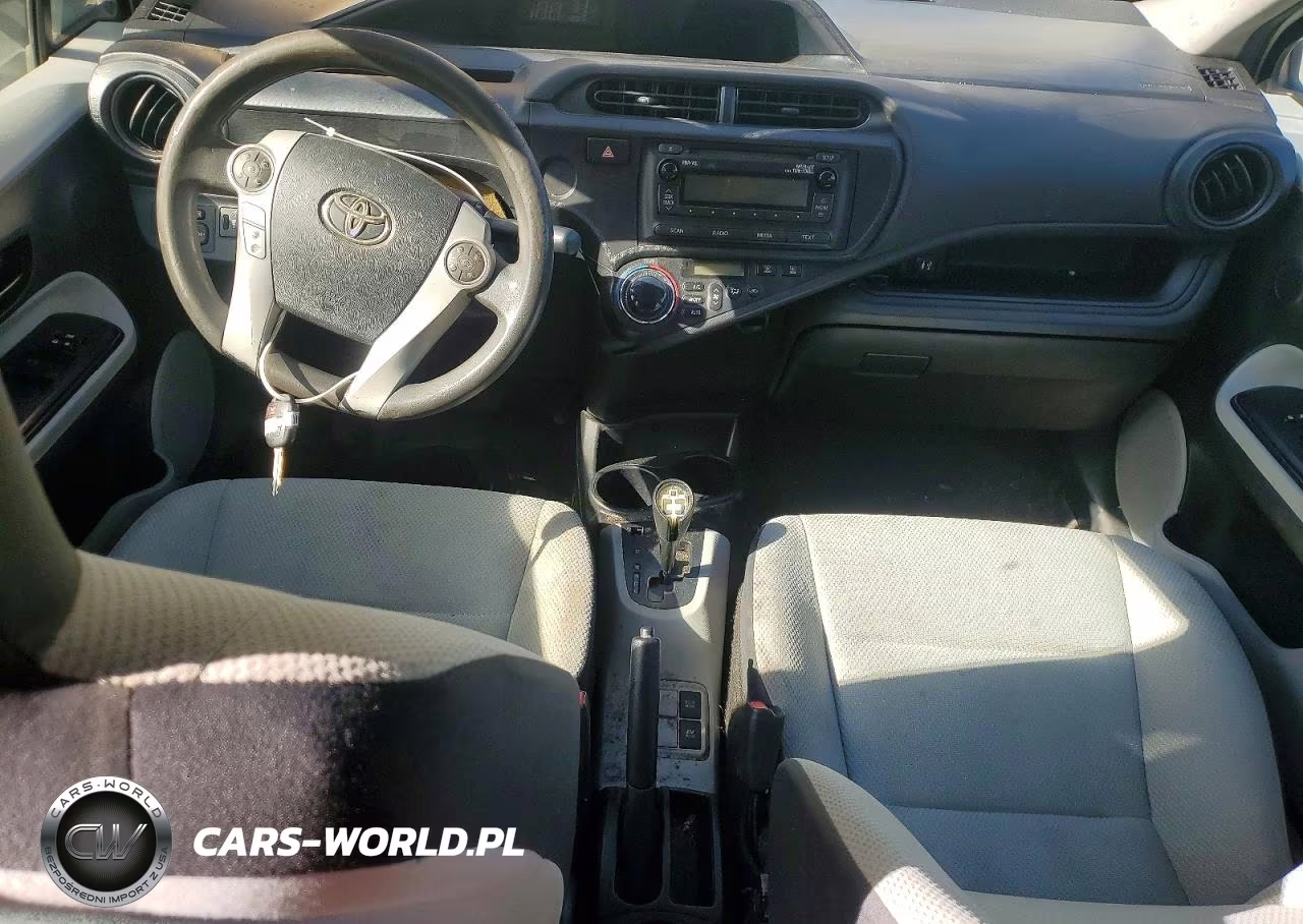 2013 Toyota Prius C One VIN:JTDKDTB31D1540382 - 8