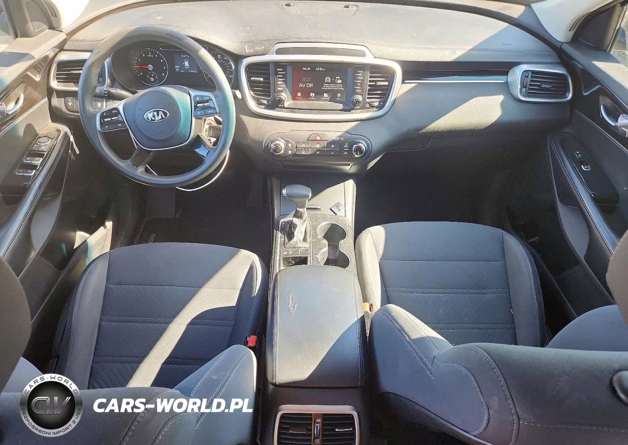 2019 Kia Sorento L VIN:5XYPG4A39KG546318 - 8