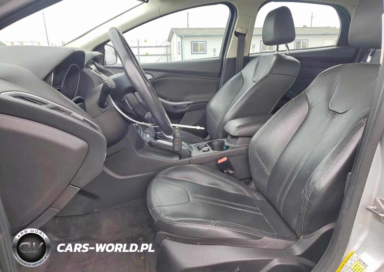 2012 Ford Focus Titanium VIN:1FAHP3N27CL274296 - 7