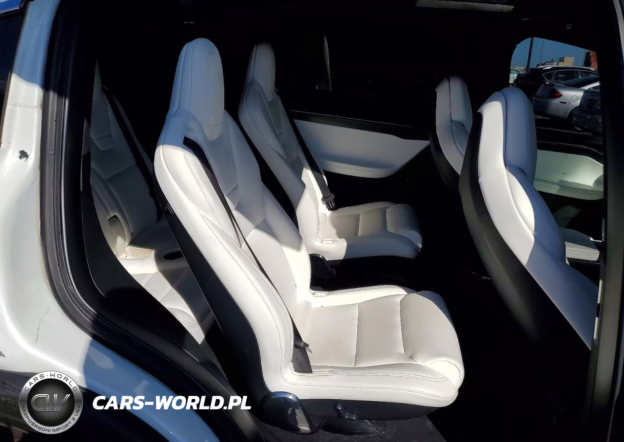 2017 Tesla Model X VIN:5YJXCBE21HF044050 - 11