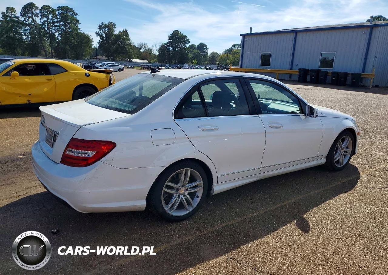 2014 Mercedes-Benz C 250 VIN:WDDGF4HB6ER315940 - 3