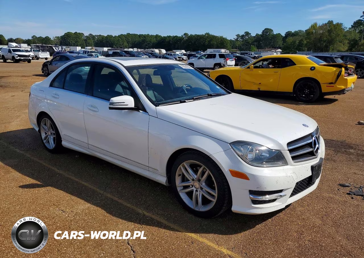 2014 Mercedes-Benz C 250 VIN:WDDGF4HB6ER315940 - 4