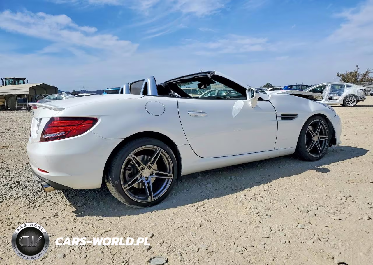 2017 Mercedes-Benz Slc 300 VIN:WDDPK3JA4HF139872 - 3