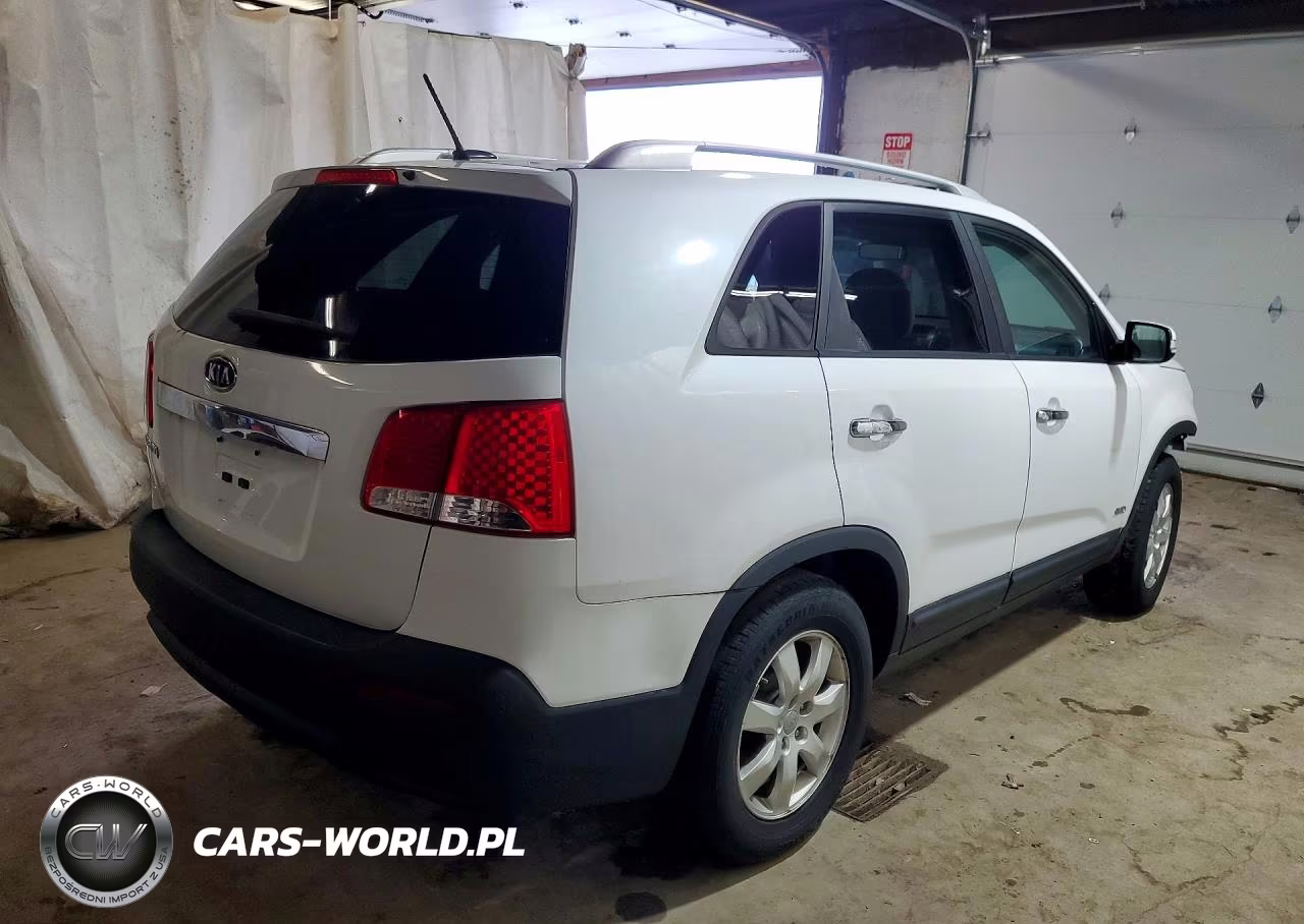 2013 Kia Sorento Lx VIN:5XYKTDA23DG336765 - 3