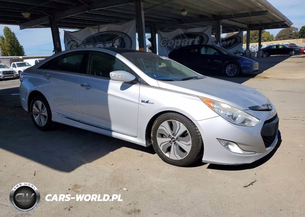 2015 Hyundai Sonata Hybrid Limited VIN:KMHEC4A4XFA123972 - 4