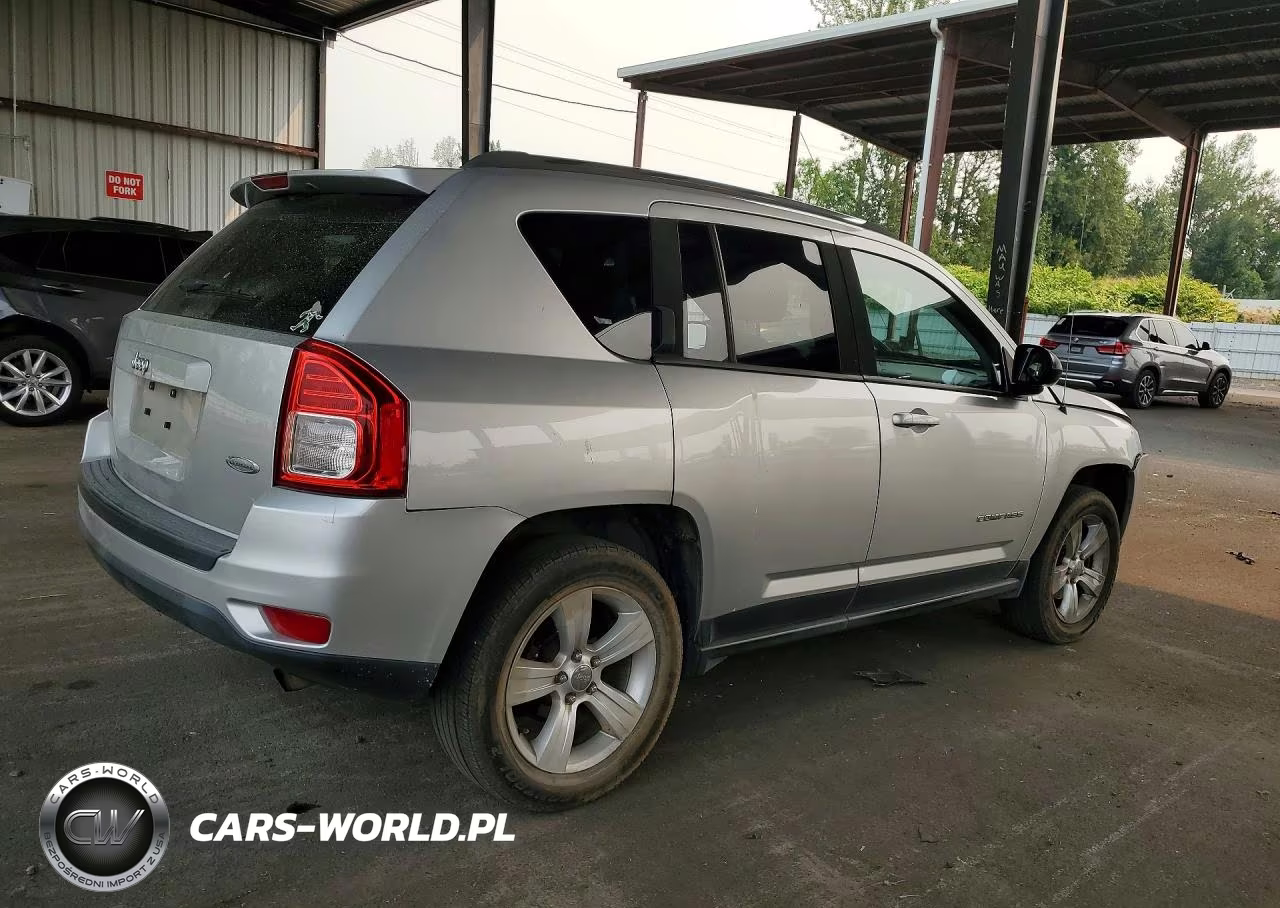 2013 Jeep Compass Latitude VIN:1C4NJDEB1DD192404 - 3