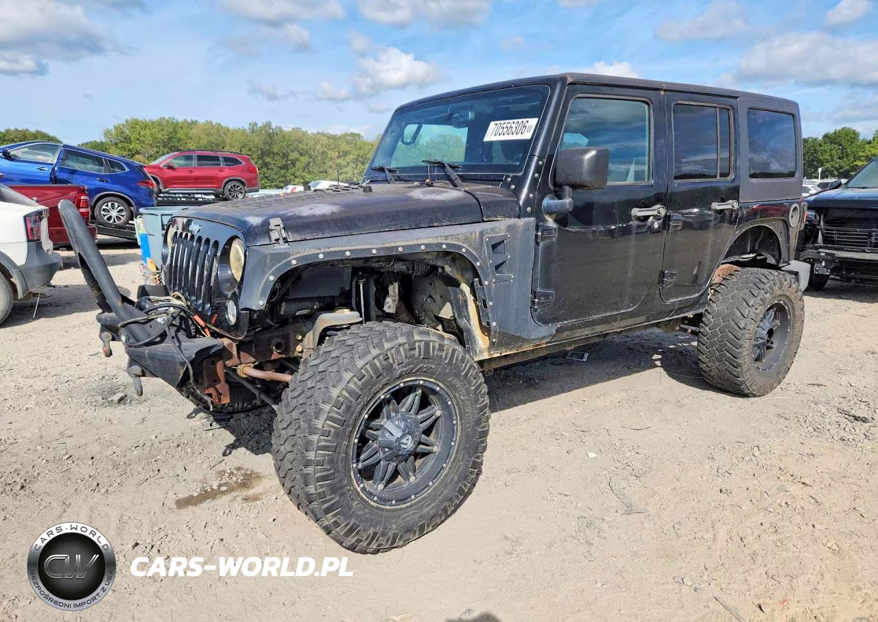 2015 Jeep Wrangler Unlimited Sport VIN:1C4BJWDG9FL692900 - 1