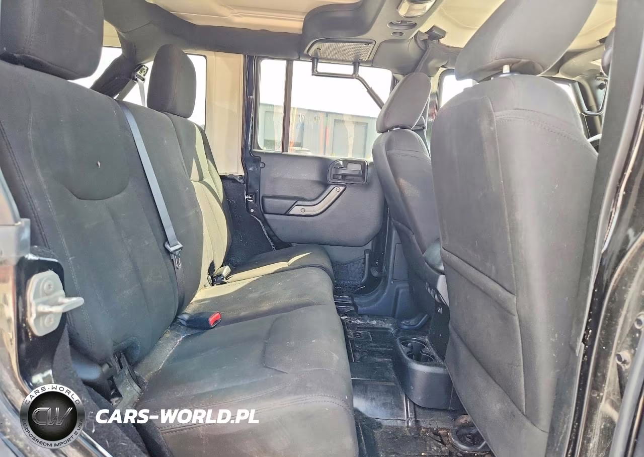 2015 Jeep Wrangler Unlimited Sport VIN:1C4BJWDG9FL692900 - 10