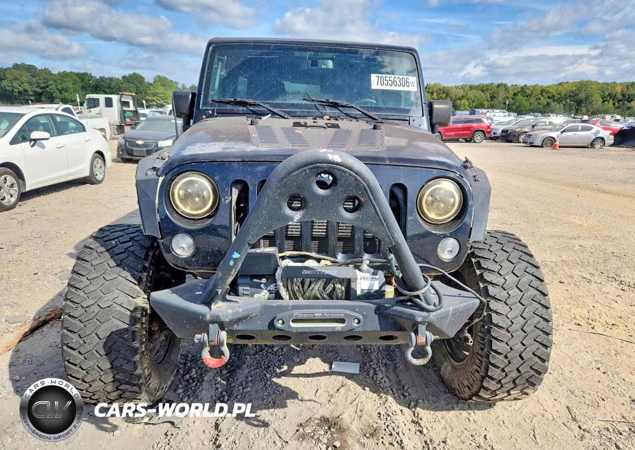 2015 Jeep Wrangler Unlimited Sport VIN:1C4BJWDG9FL692900 - 5