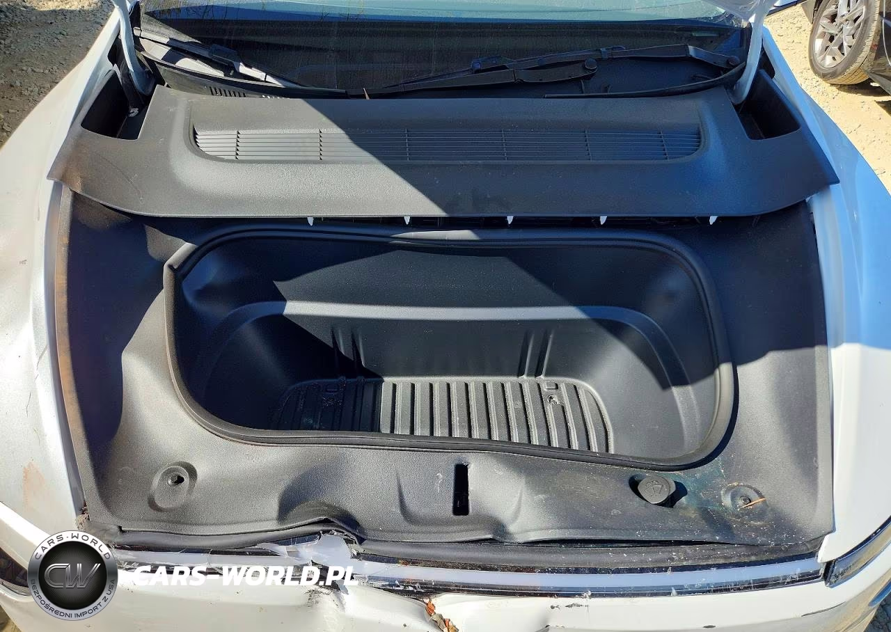 2026 Tesla Model Y VIN:7SAYGDEE8TF330133 - 12