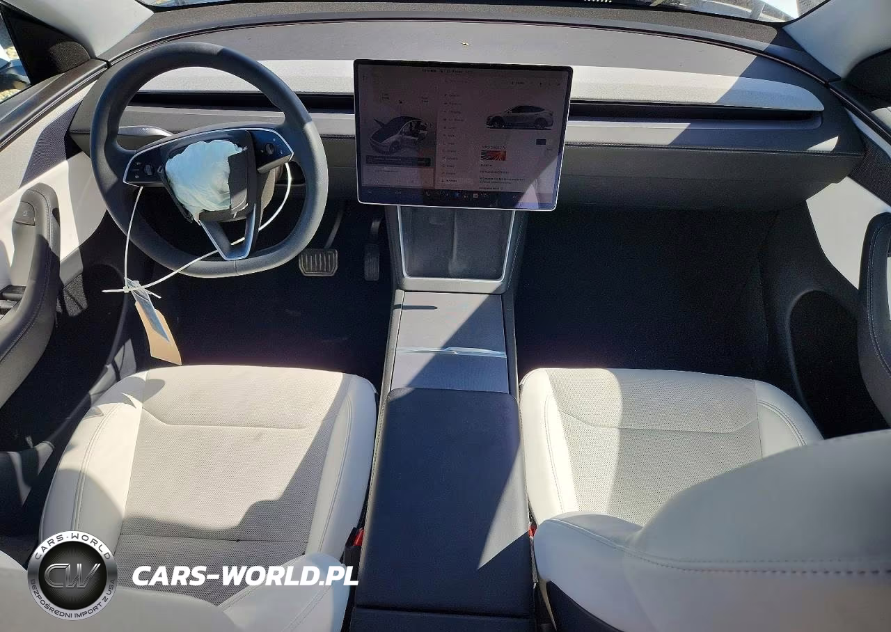 2026 Tesla Model Y VIN:7SAYGDEE8TF330133 - 8