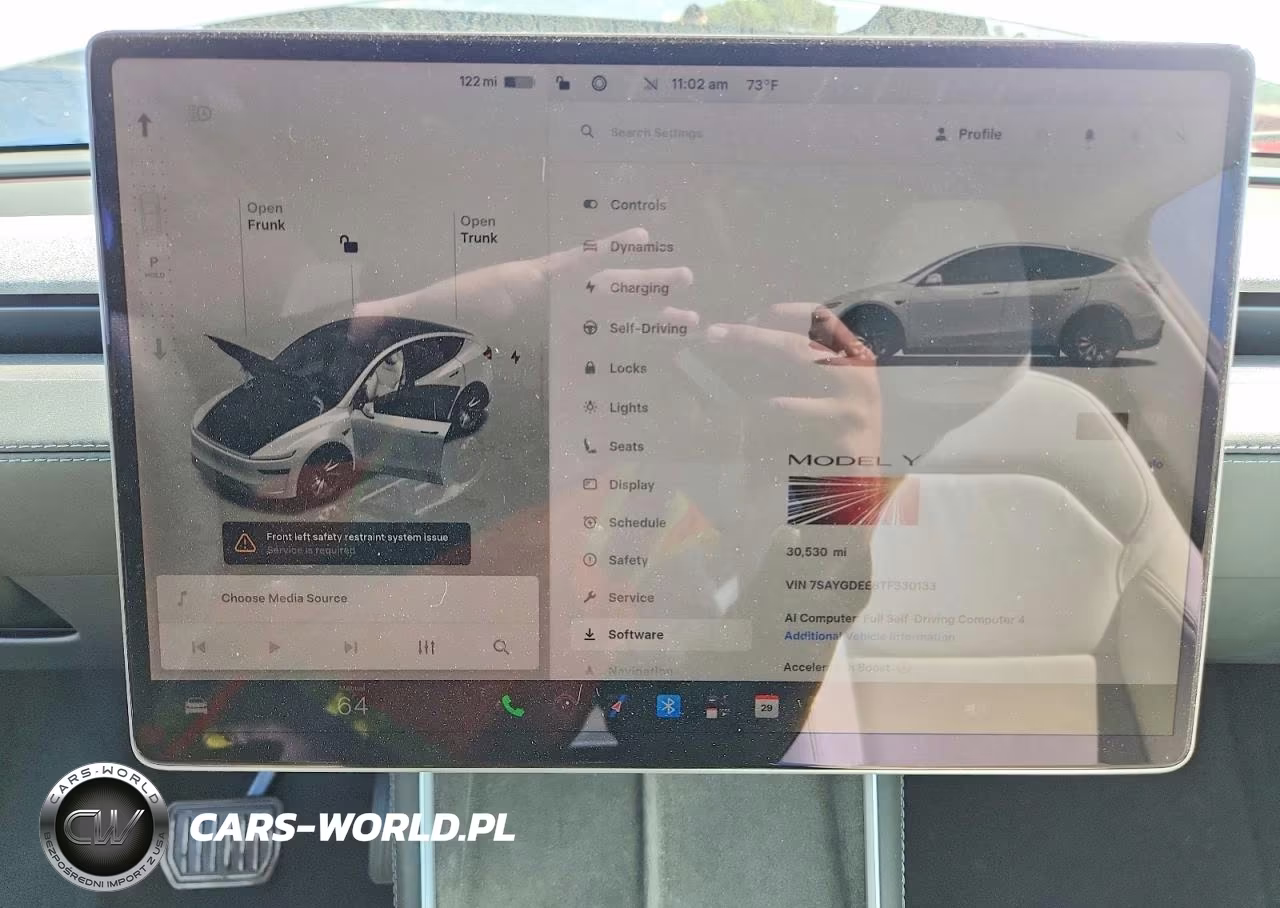 2026 Tesla Model Y VIN:7SAYGDEE8TF330133 - 9