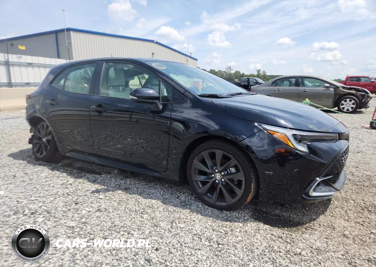 2025 Toyota Corolla Hatchback Xse VIN:JTNC4MBE6S3234643 - 4