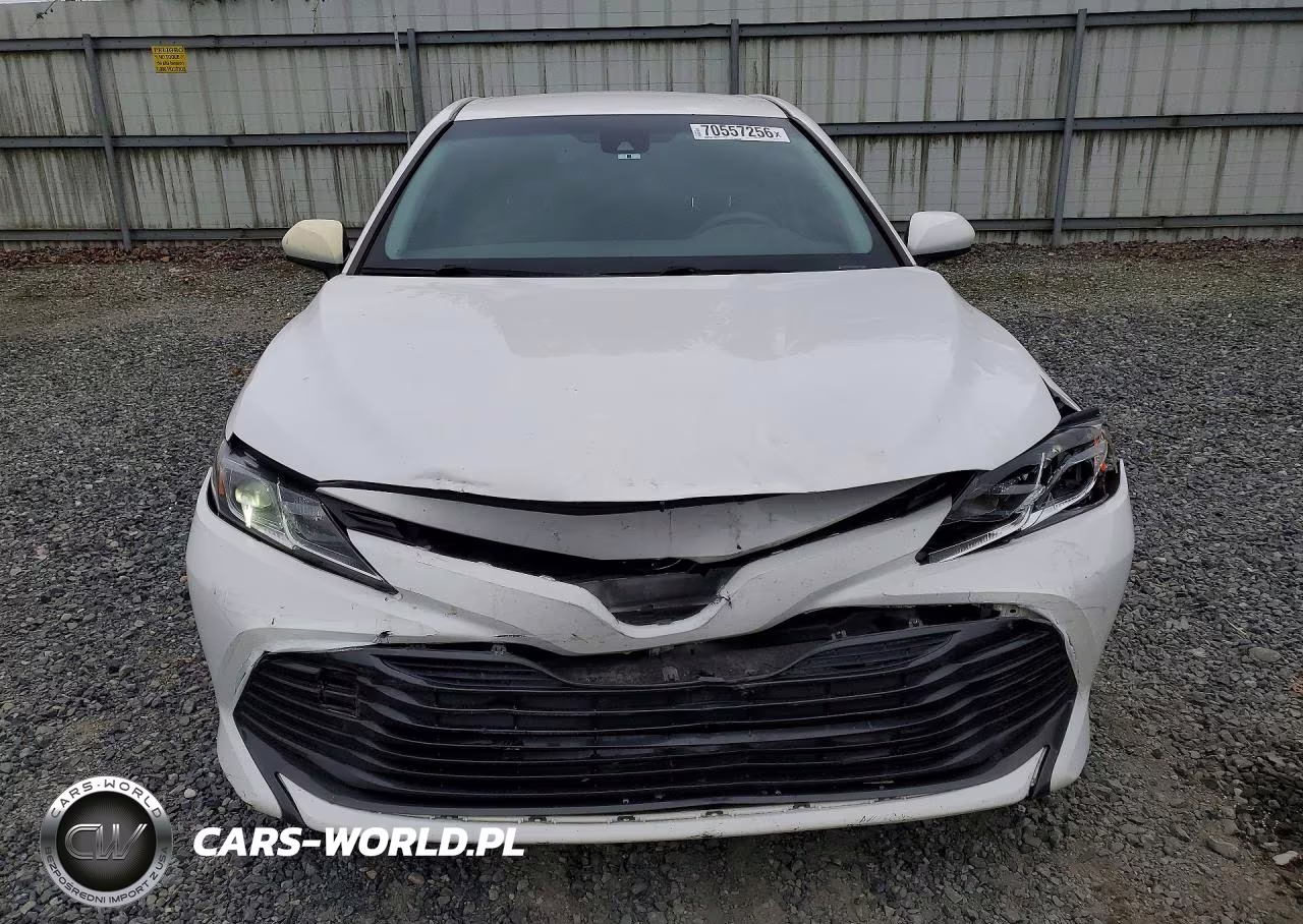 2018 Toyota Camry Le VIN:4T1B11HK9JU626279 - 5