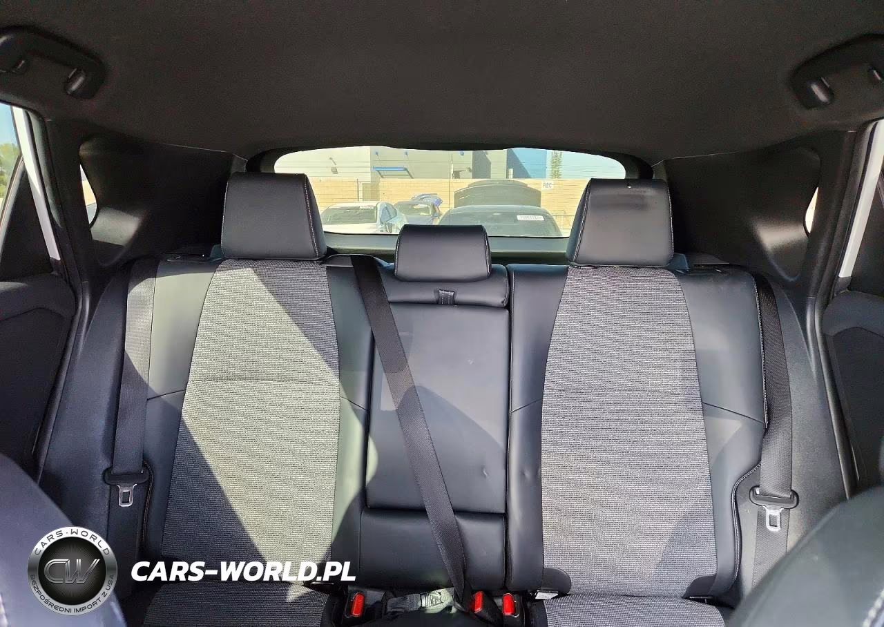 2026 Toyota Bz Xle Plus VIN:JTMBCAEBXTA000991 - 10