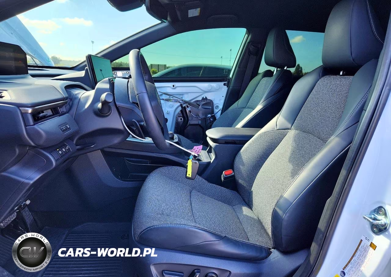 2026 Toyota Bz Xle Plus VIN:JTMBCAEBXTA000991 - 7