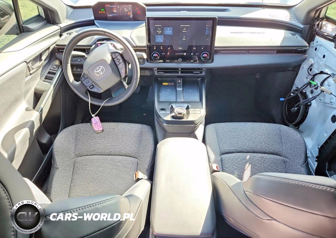 2026 Toyota Bz Xle Plus VIN:JTMBCAEBXTA000991 - 8