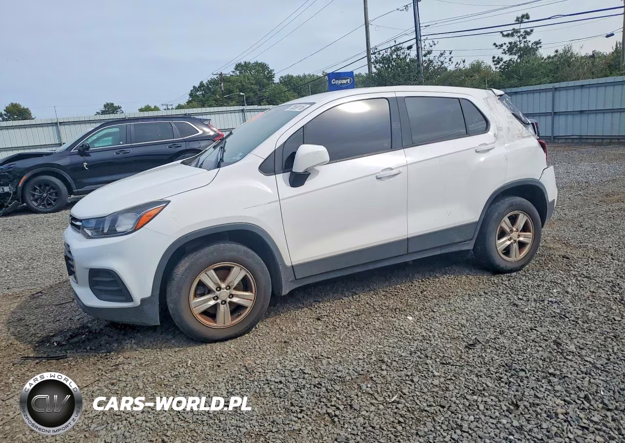 2017 Chevrolet Trax Ls VIN:3GNCJNSB5HL199297 - 1