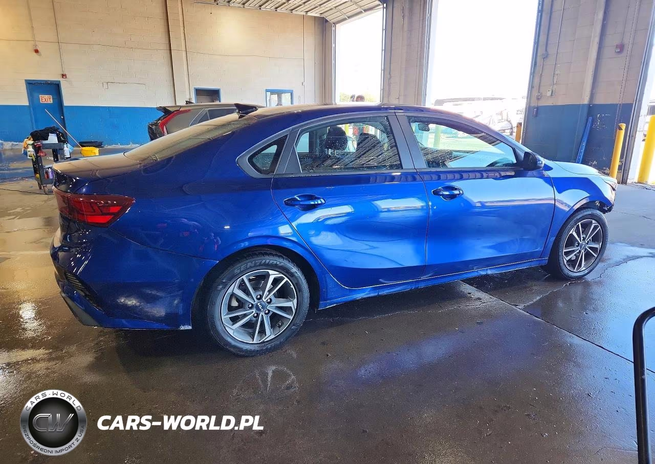 2023 Kia Forte Lxs VIN:3KPF24AD7PE567532 - 3