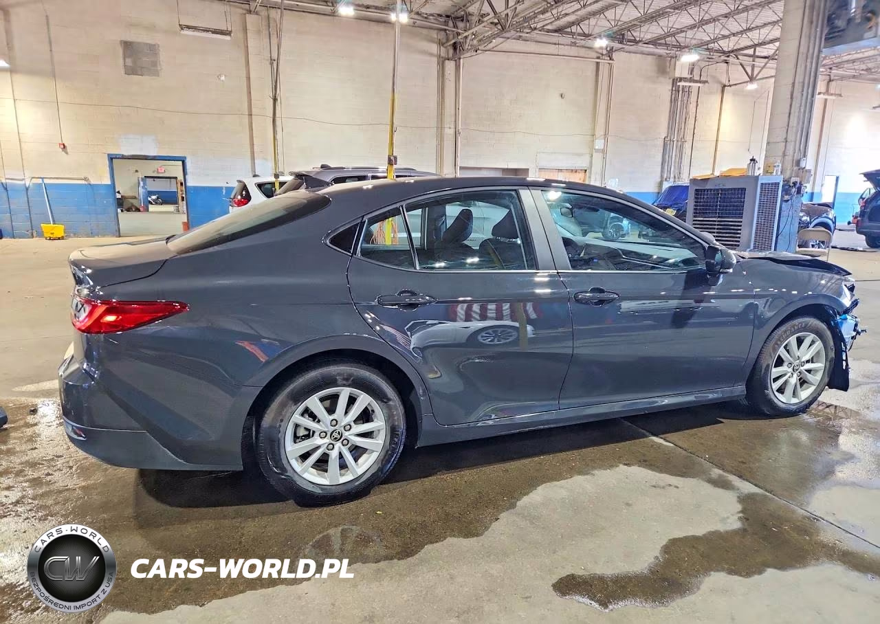 2026 Toyota Camry Le VIN:4T1DAACK3TU296545 - 3