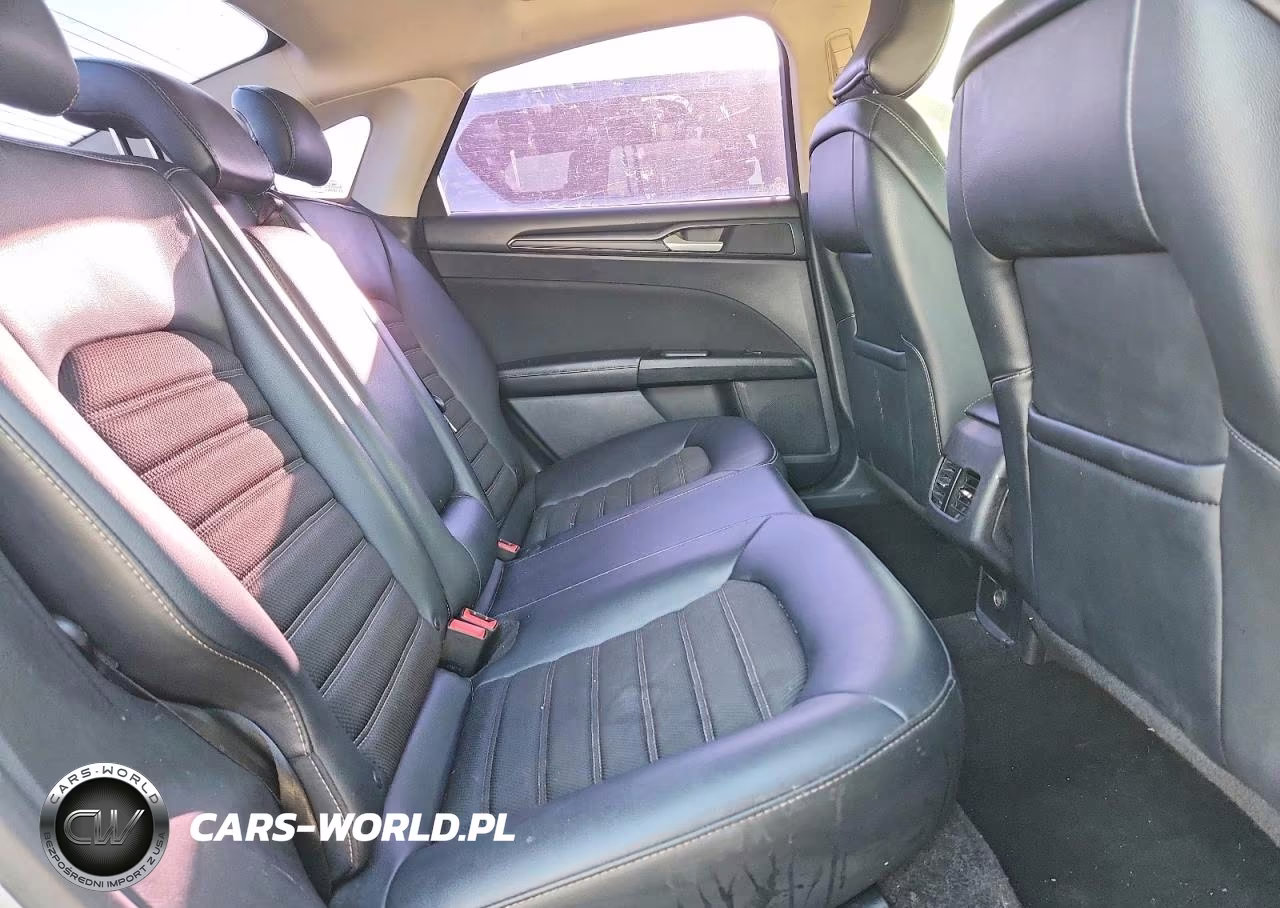 2018 Ford Fusion Se VIN:3FA6P0HD9JR127303 - 10