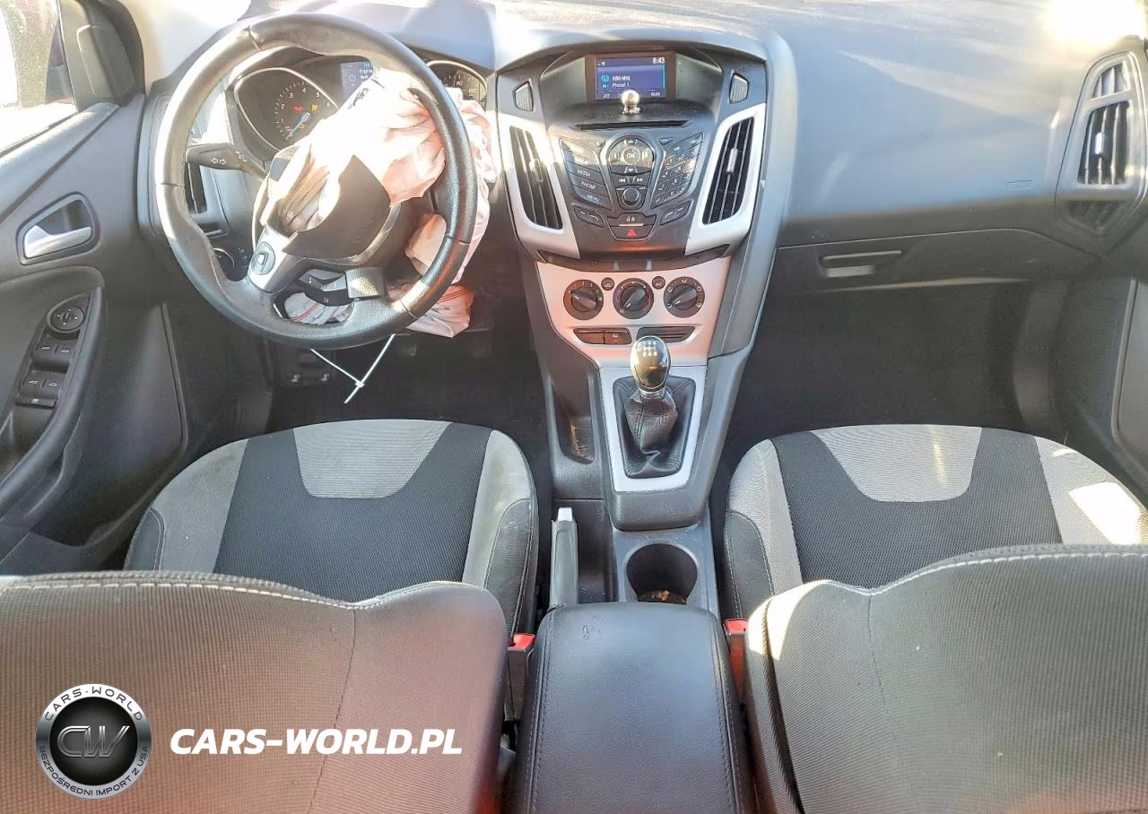 2014 Ford Focus Se VIN:1FADP3K24EL425312 - 8