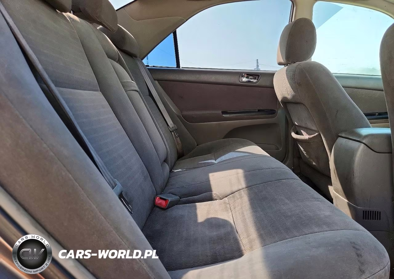 2005 Toyota Camry Le VIN:4T1BE32K75U540340 - 10